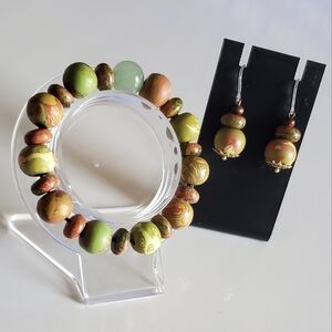 New Handmade Stretch Bracelet & Drop Earrings